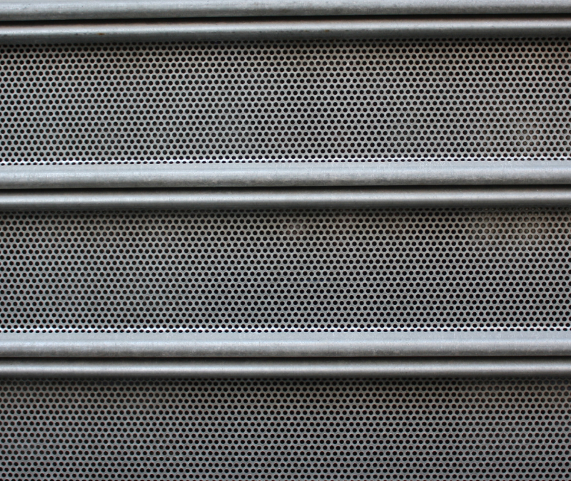 Pourquoi sécuriser l&rsquo;accès à vos locaux professionnels avec un rideau métallique ?