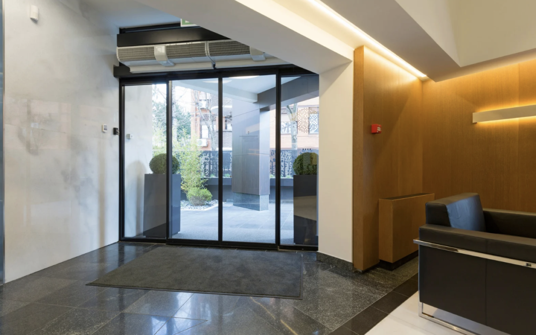 Pourquoi installer un SAS d’entrée sécurisé pour votre bâtiment ?